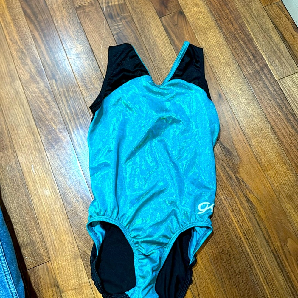 GK short sleeve leotard adult small